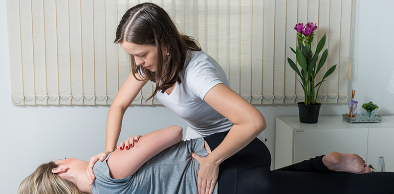chiropractor-adjusts Chiropractor adjusts